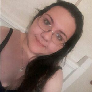 Meet your Posher, Stefany